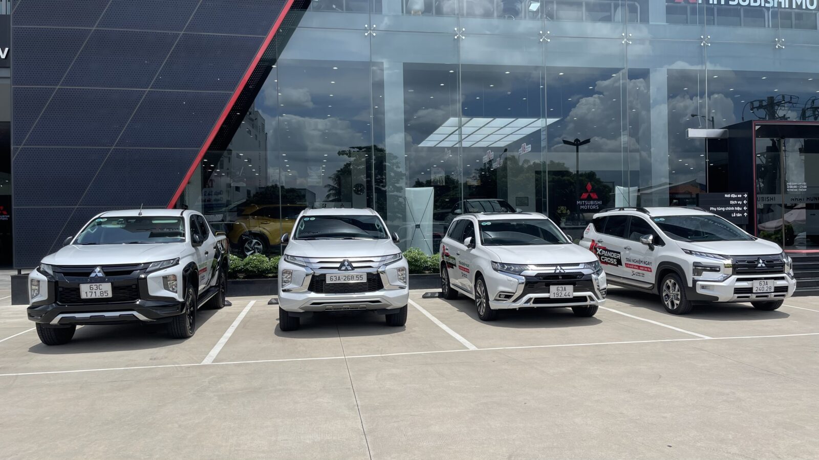 Xe Lái Thử Mitsubishi Motors - Ô Tô Nhật Hùng 2